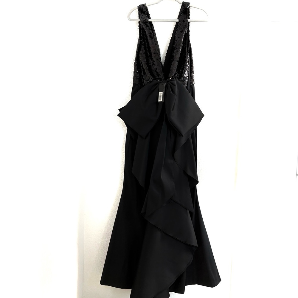 NEW Sachin & Babi Topanga Black Evening Gown SZ 12
RT $1300 - Picture 4 of 12